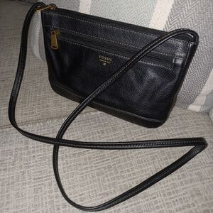 EUC Small Fossil Leather Crossbody